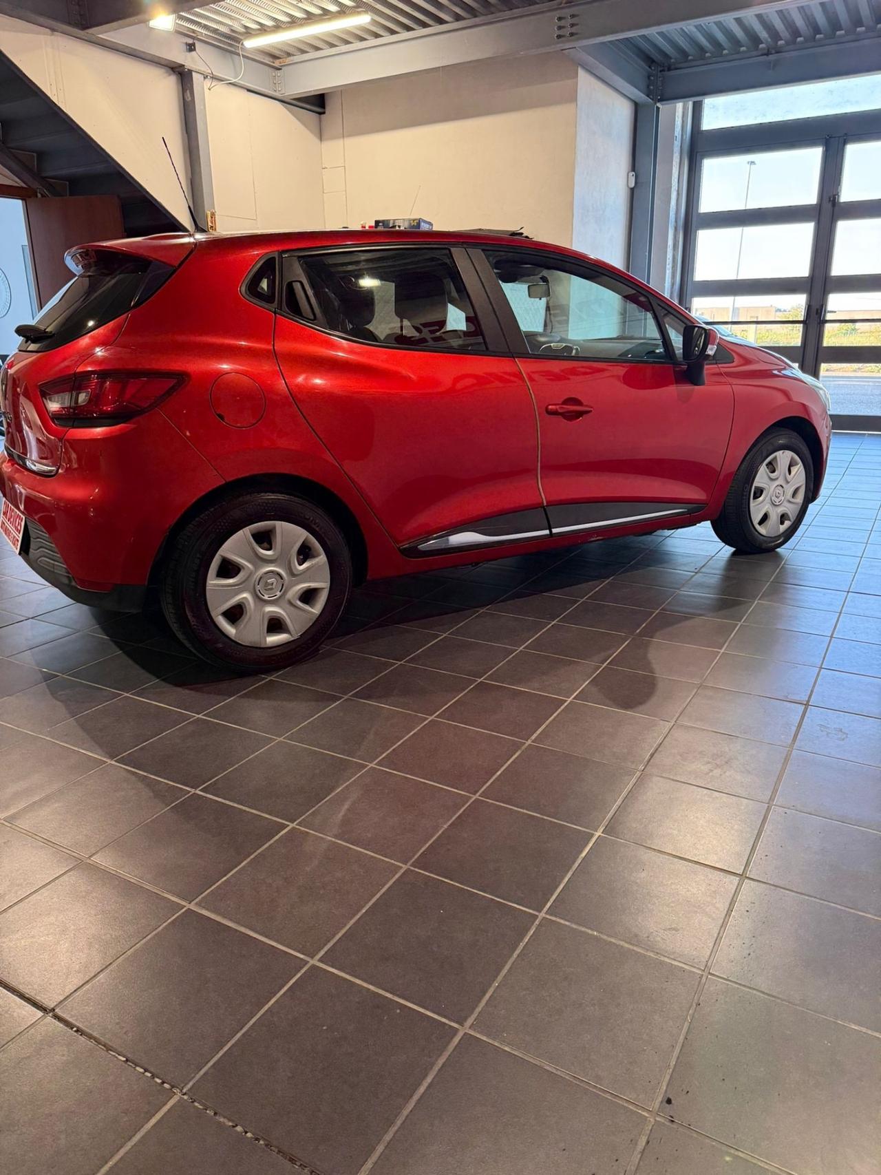 Renault Clio GPL -NEOPATENTATI