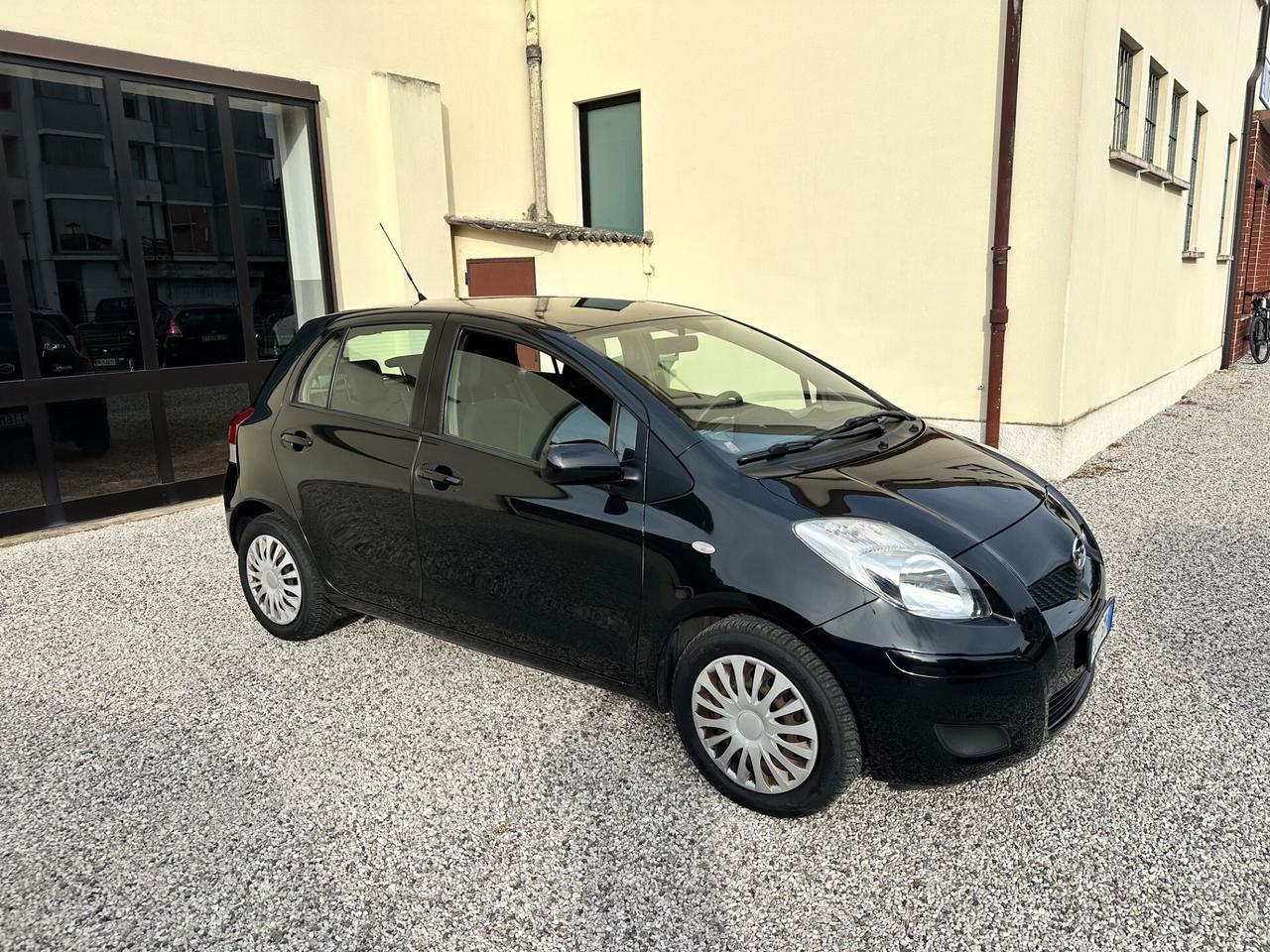 Toyota Yaris 1.3 5 porte (Dayhatsu Charade)