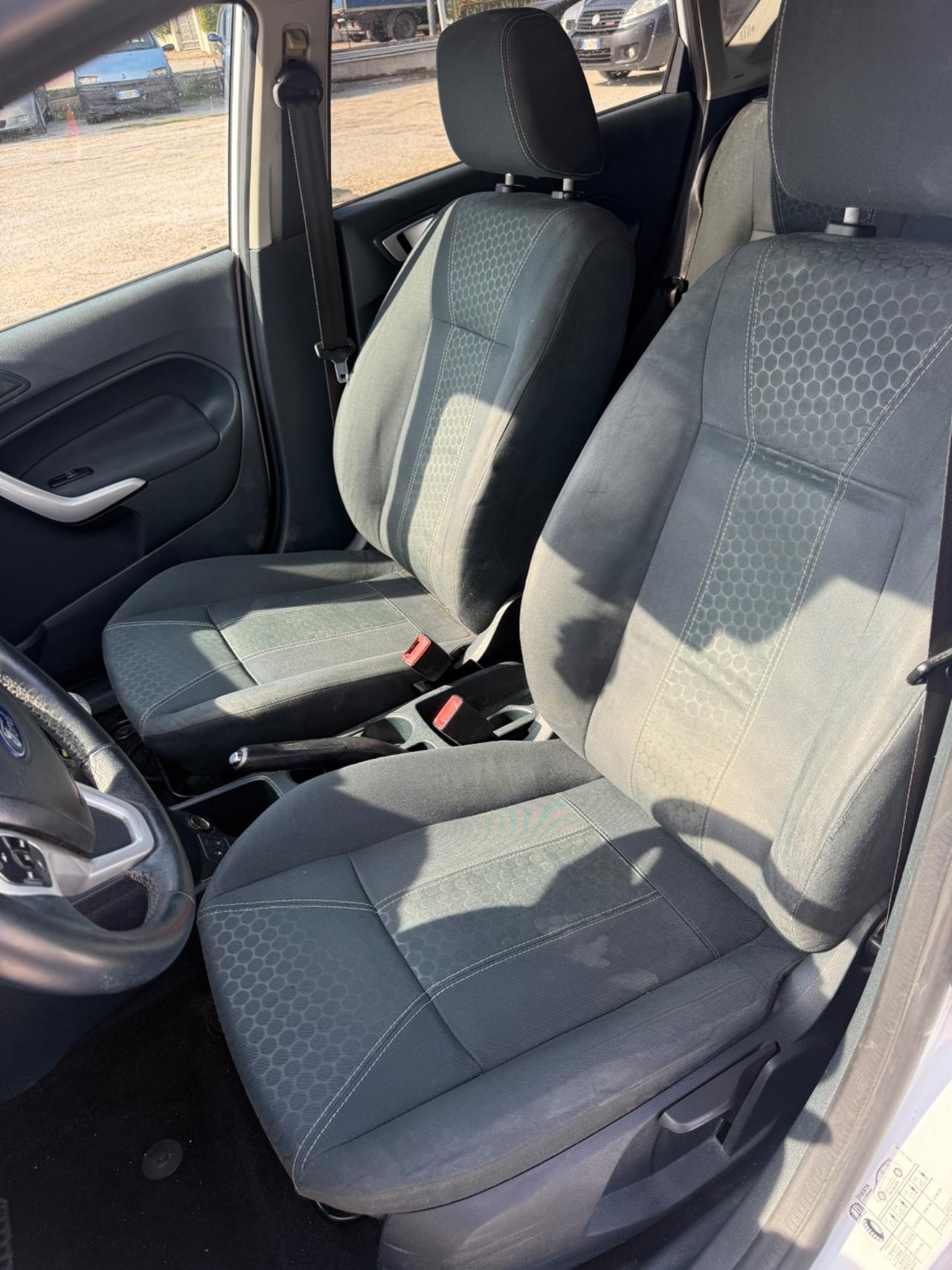 Ford Fiesta Diesel 1.4 TDCi euro5 NEOPATENTATI