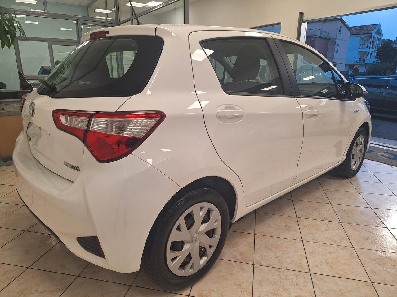 Toyota Yaris 1.5 Hybrid 5 porte Business