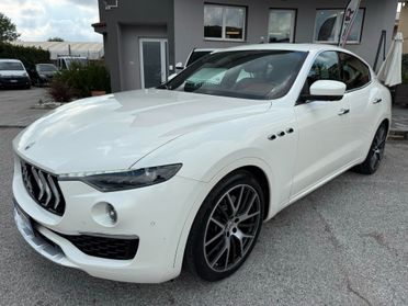 Maserati Levante V6 AWD Granlusso 350CV
