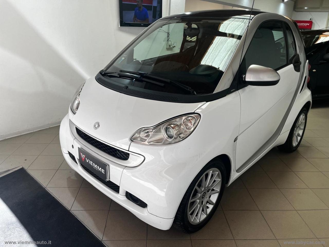 SMART fortwo 52 kW MHD coupé White Tailor Made