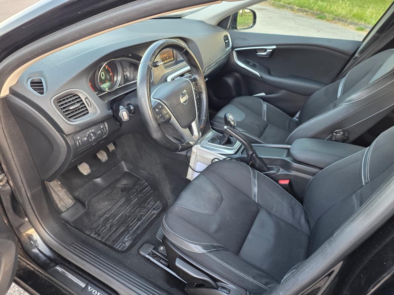 Volvo V40 D2 1.6 diesel 2013 SUMMUM