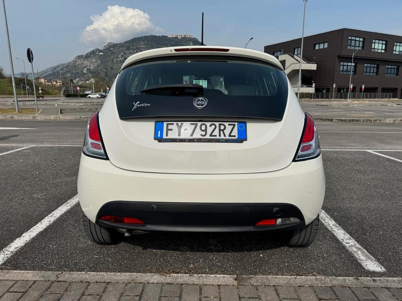 Lancia Ypsilon 1.2 5 porte GPL Platinum ok neopatentati