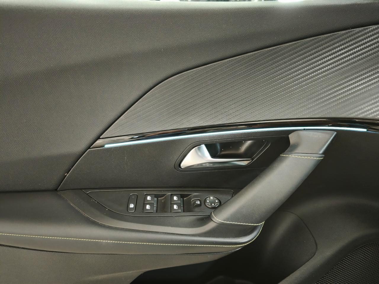 Peugeot 2008 BlueHDi 130 S&S EAT8 GT