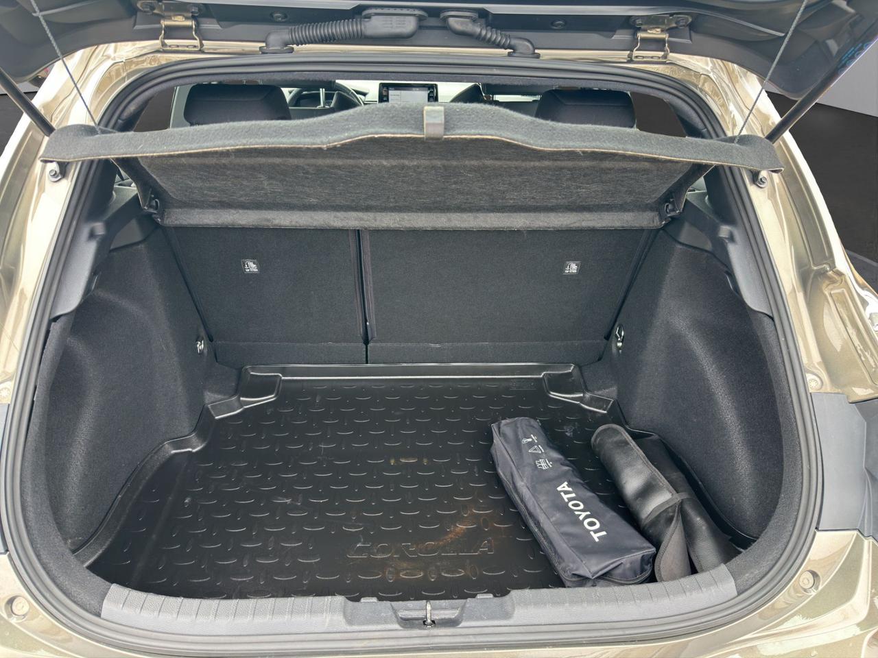 Toyota Corolla 1.8h Active cvt