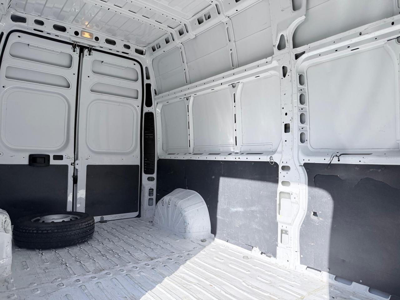 Peugeot Boxer 2.2HDI 140CV L3H3 GRAN VOLUME IVA ESPOSTA