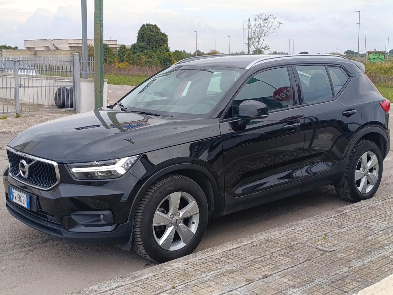 VOLVO XC40 D3 AWD GEEARTRONIC LED/NAV/SENS.POSTERIORI/