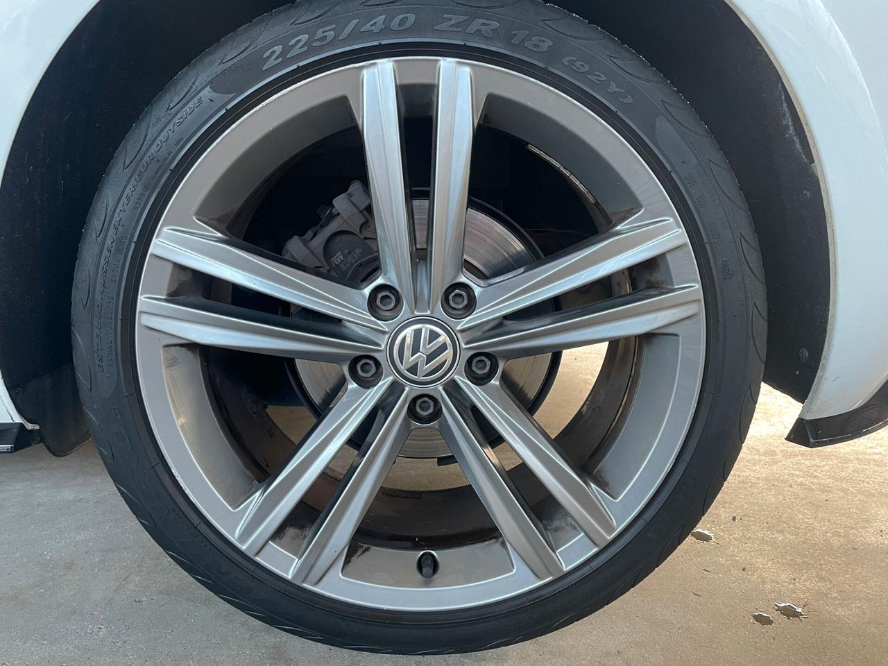 Volkswagen Golf 1.6 TDI 115 CV DSG Sport R-LINE - NEOPATENTATI