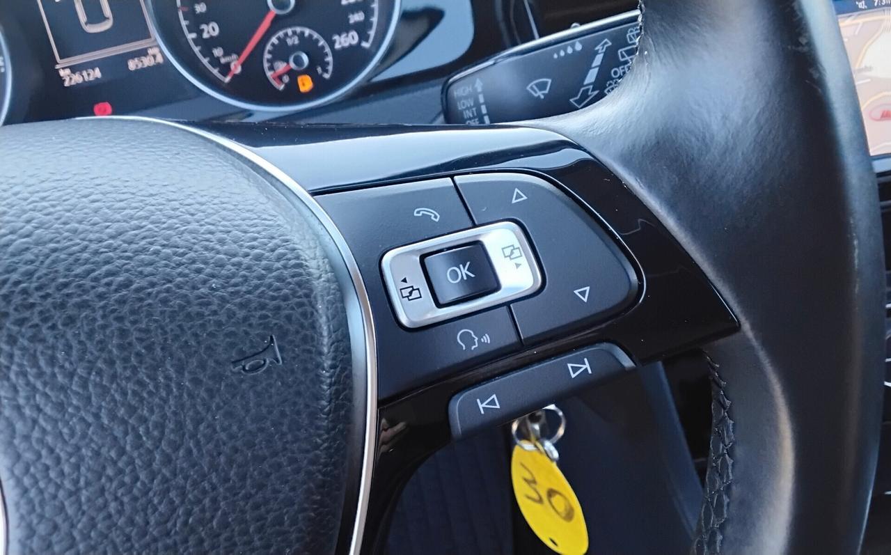 Volkswagen Golf 1.6 TDI DPF 5p. Highline