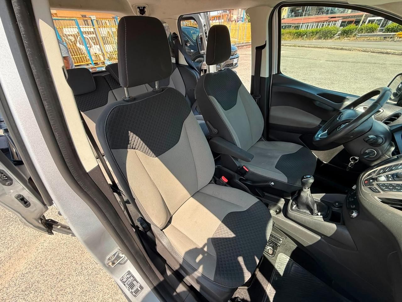 FORD TOURNEO COURIER TITANIUM 5POSTI AUTO 1.5TDCI 75CV