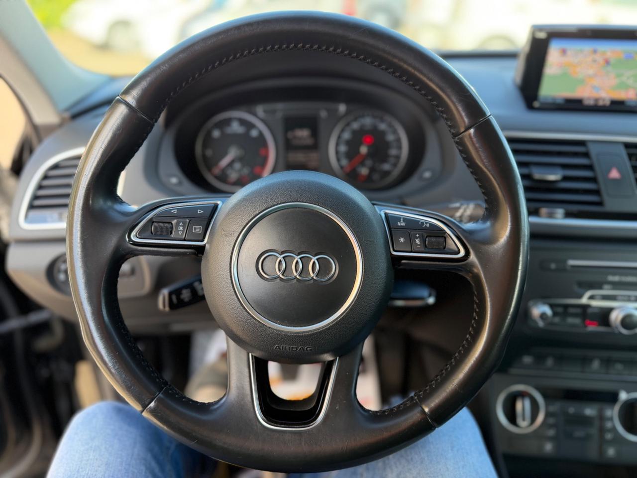 Audi Q3 2.0 TDI 120 CV Business