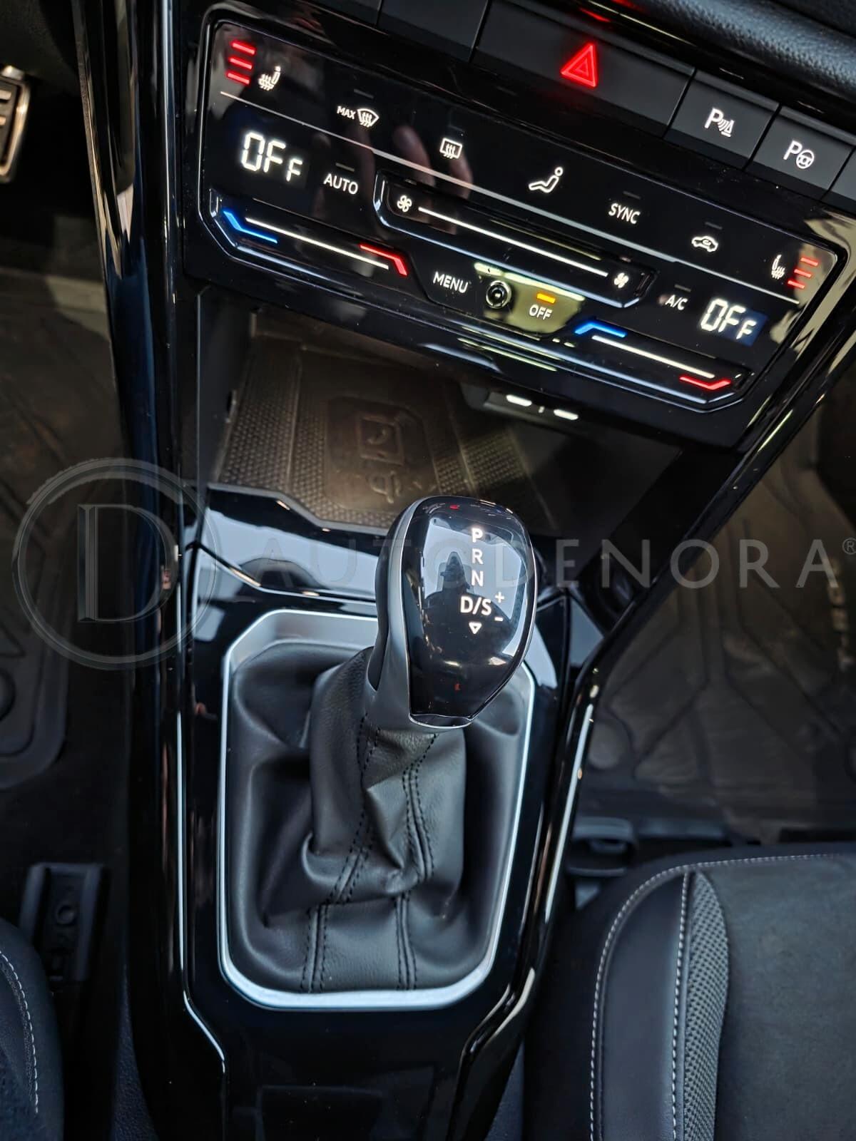 Volkswagen T-Roc 2.0 TDI SCR 150 CV DSG R-Line#LED#NAVI#CARPLAY#CAM#ALCANTARA#GANCIO TRAINO