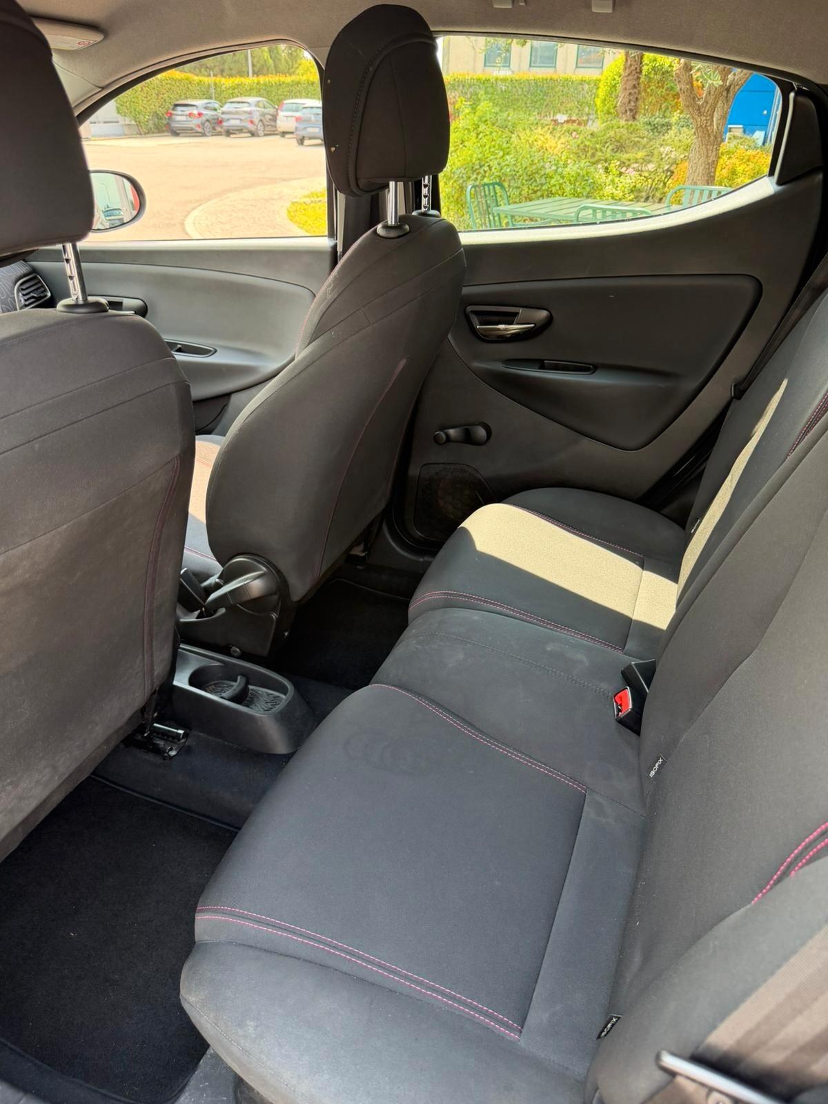 Lancia Ypsilon 0.9 TwinAir 85 CV 5 porte Benzina Metano Ecochic