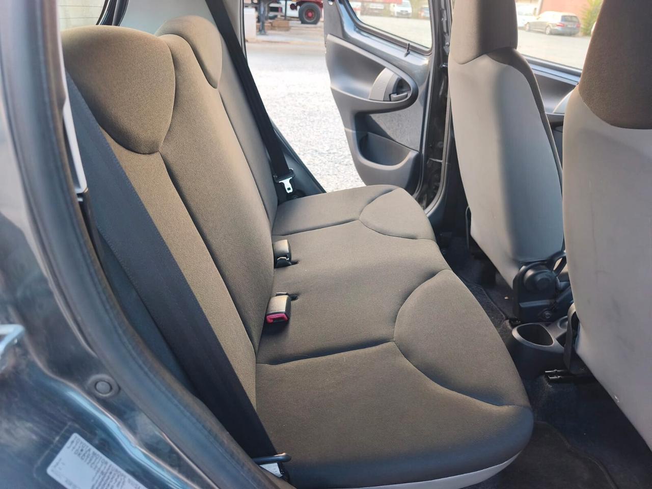 Toyota Aygo 2013---1.0 Benzina Neopatentati