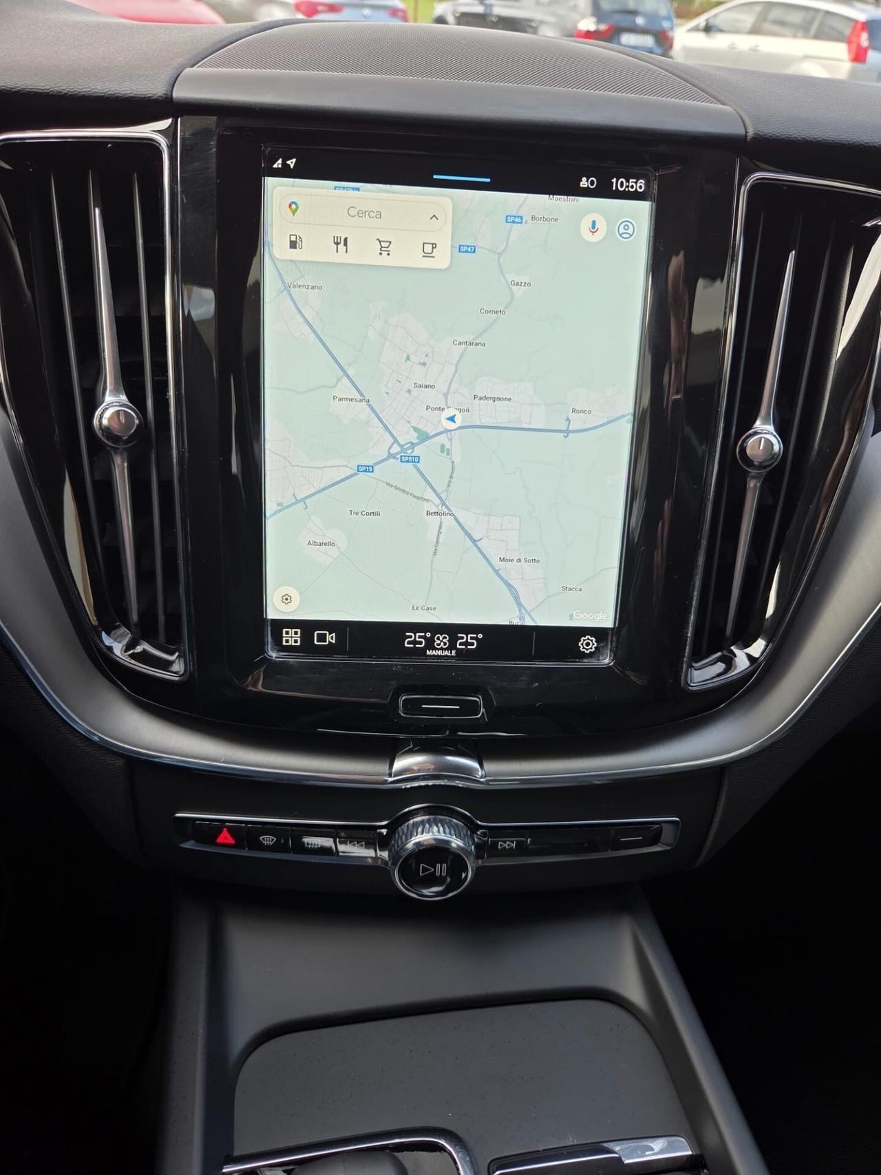 Volvo XC 60 B4 D AWD automatico Ultimate Dark