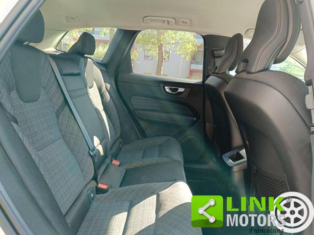 VOLVO XC60 B4 (d) automatico Plus Dark ESENTE BOLLO