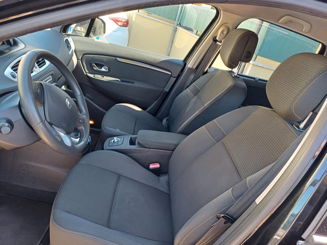 Renault Scenic GRAND 1.5 DCI 7 POSTI