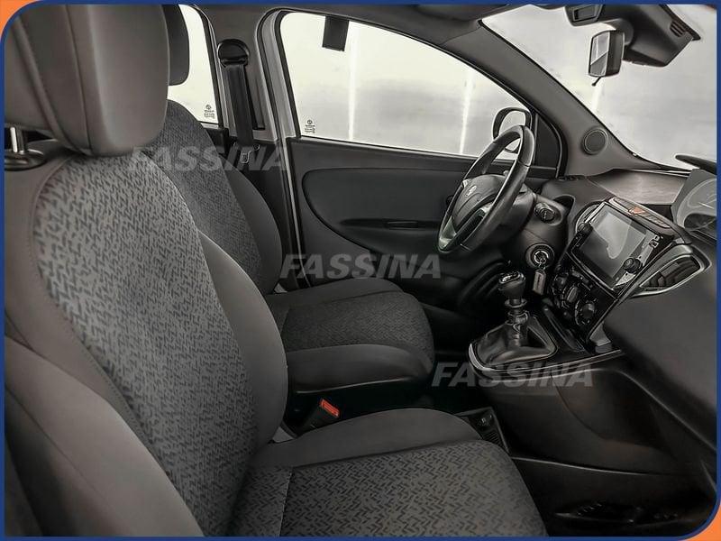 Lancia Ypsilon Ypsilon 1.0 firefly hybrid Gold s&s 70cv