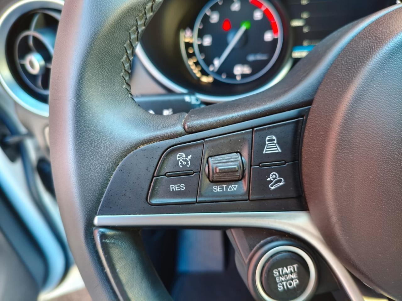 Alfa Romeo Stelvio 2.2 Turbodiesel 160 CV AT8 RWD Sport-Tech