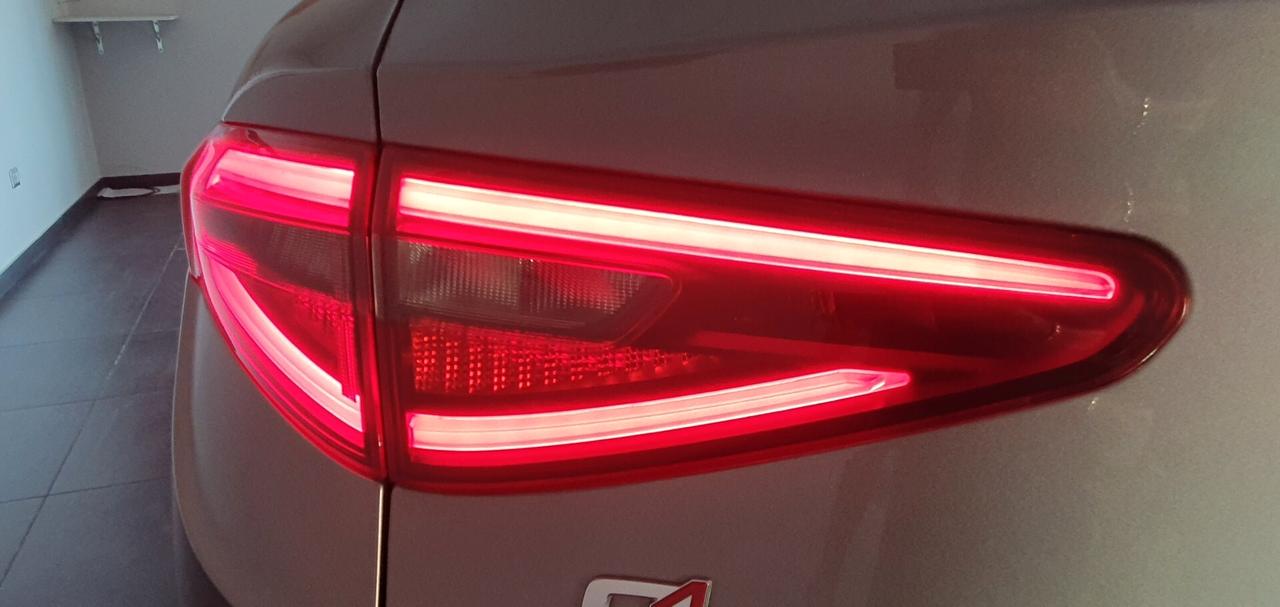 Alfa Romeo Stelvio 2.2 Turbodiesel 210 CV AT8 Q4 Executive