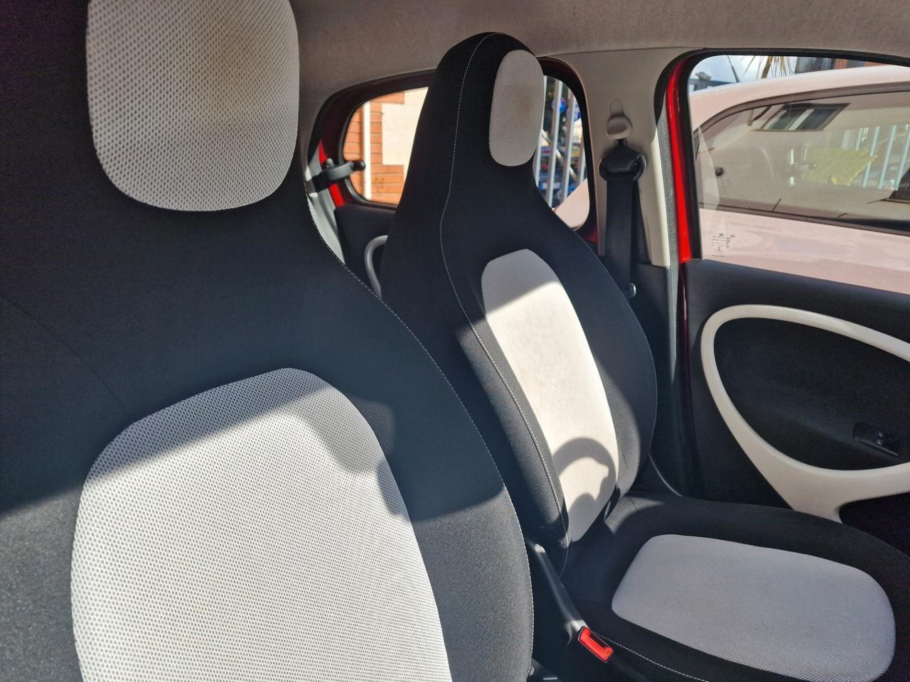Smart ForFour 70 1.0 Passion NAVI