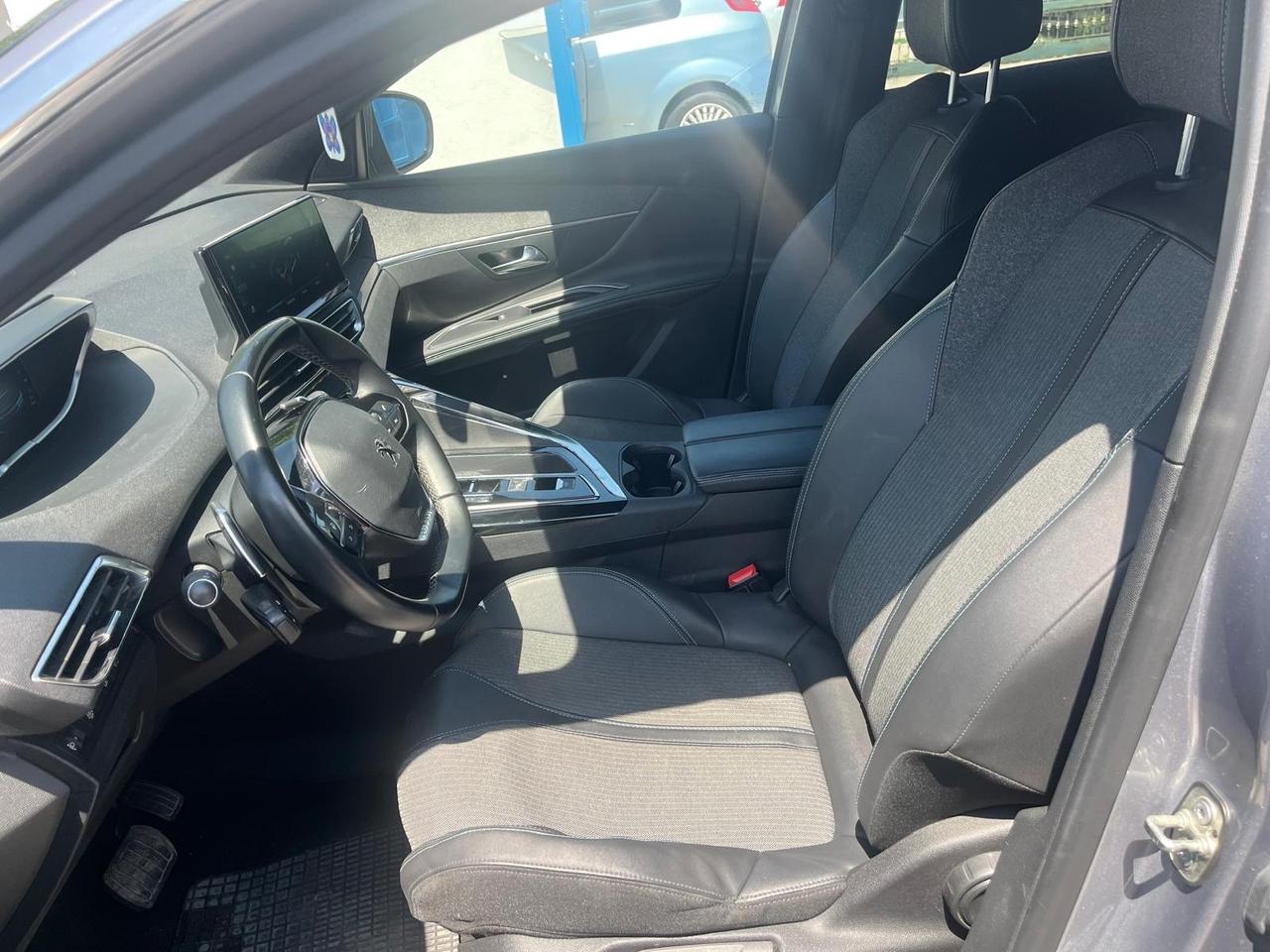 Peugeot 3008 1.5 hybrid 4-300 cv e-eat 8-allure-2023