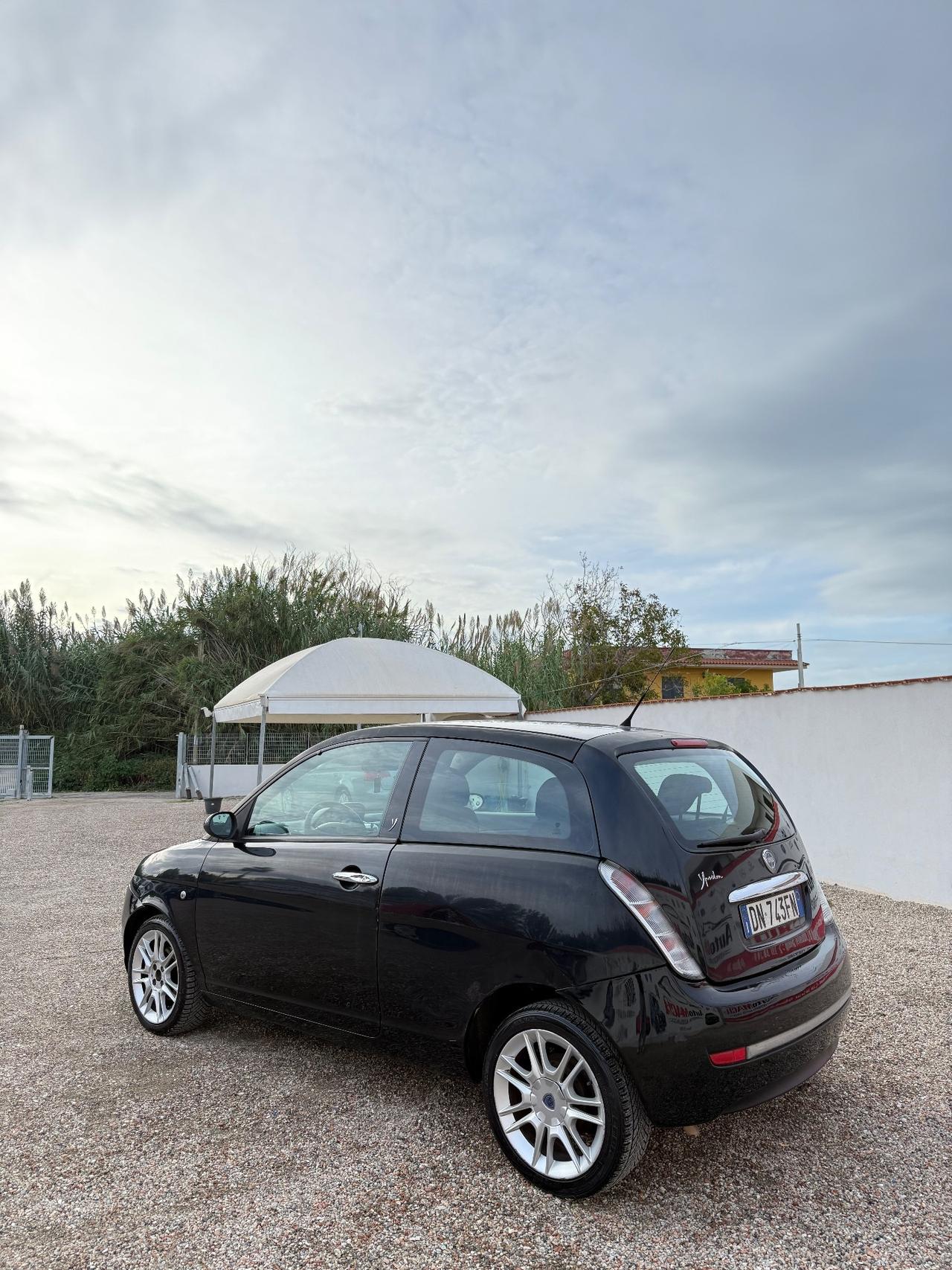 Lancia Ypsilon 1.2 Oro Plus