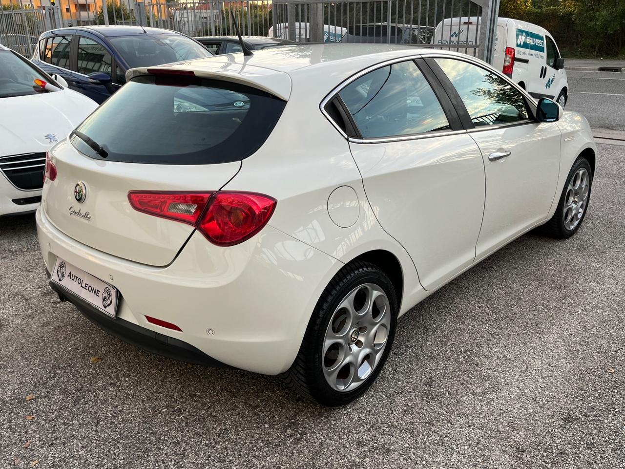 Alfa Romeo Giulietta 1.4 Turbo 120 cv Distinctive ok neopatenti