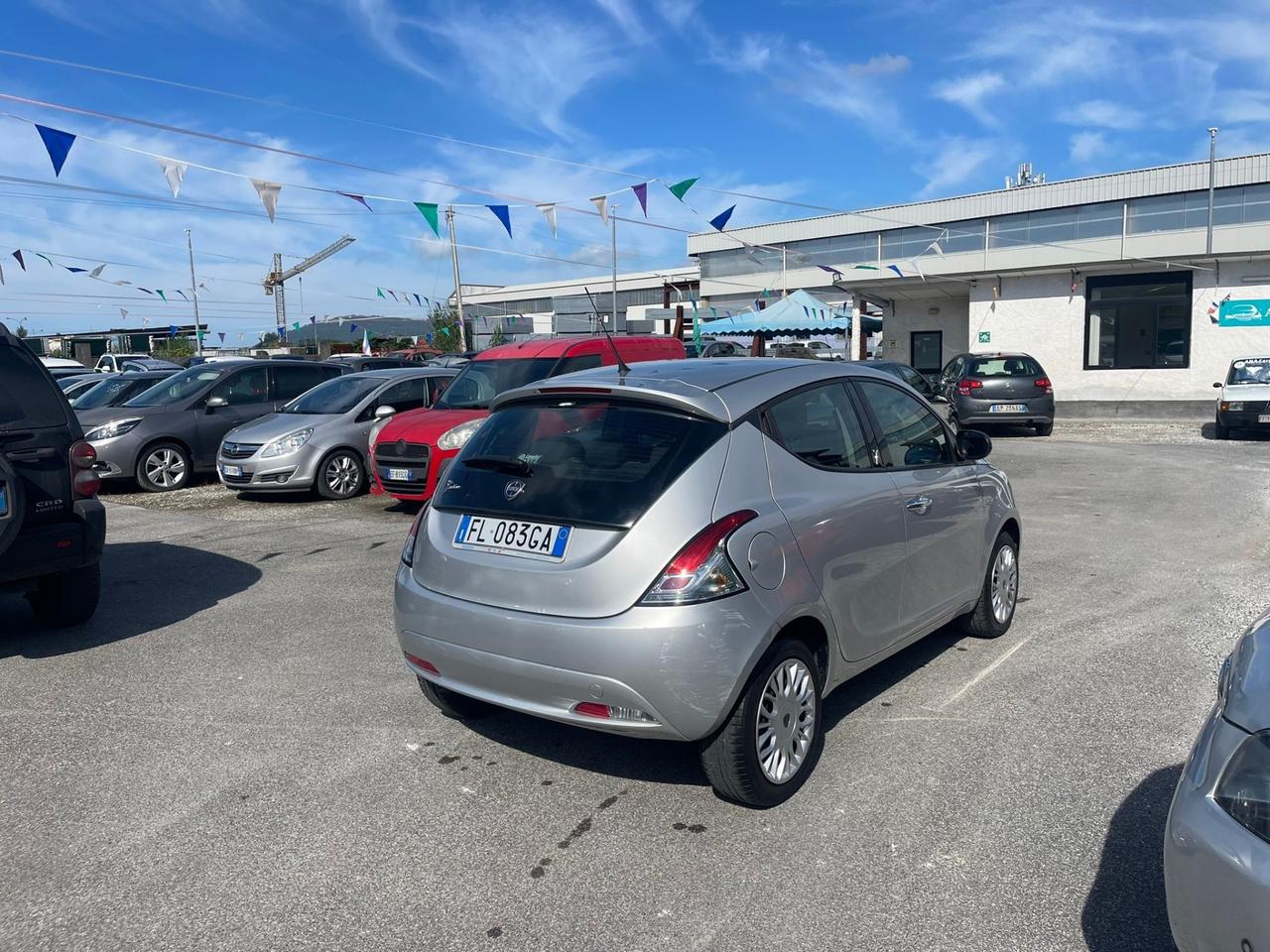 Lancia Ypsilon 1.2 69 CV 5 porte Gold