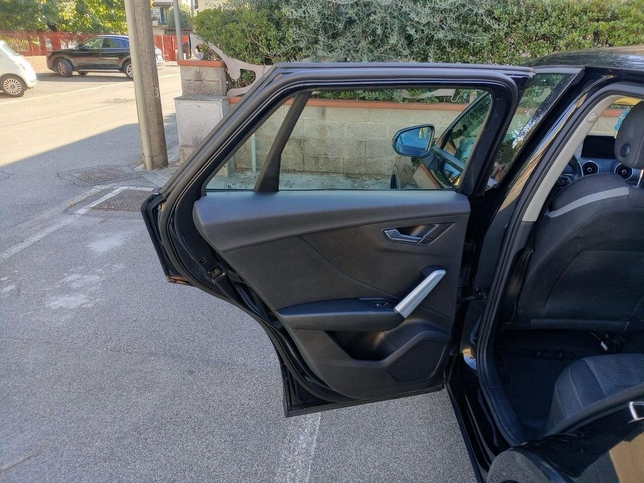 Audi Q2 Identity Black 1.6 30 TDI #6697
