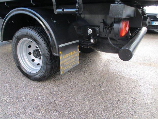 Nissan Cabstar 3000 120CV RIBALTABILE TRILATERALE