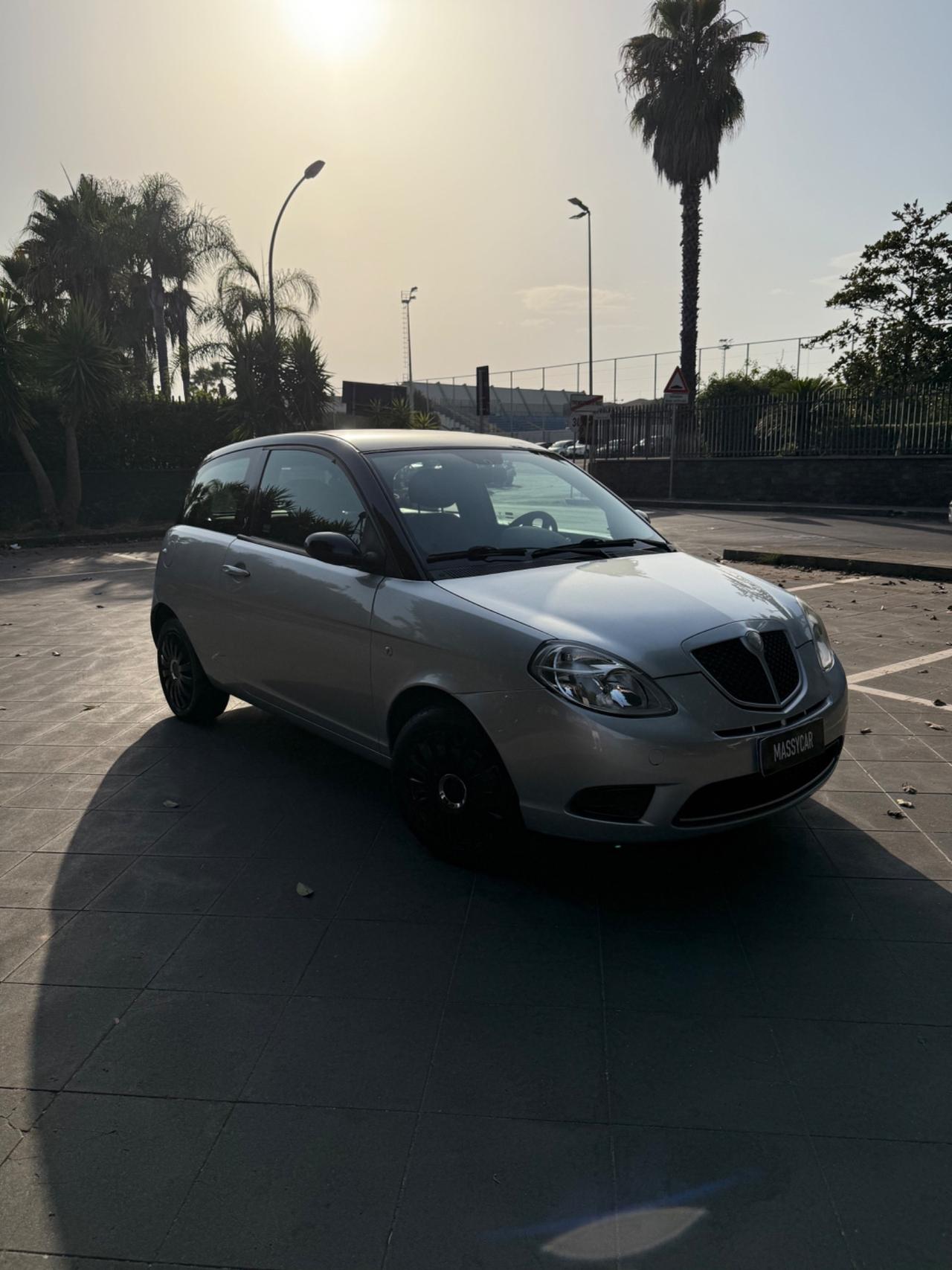 Lancia Ypsilon 1.2 Oro Bianco