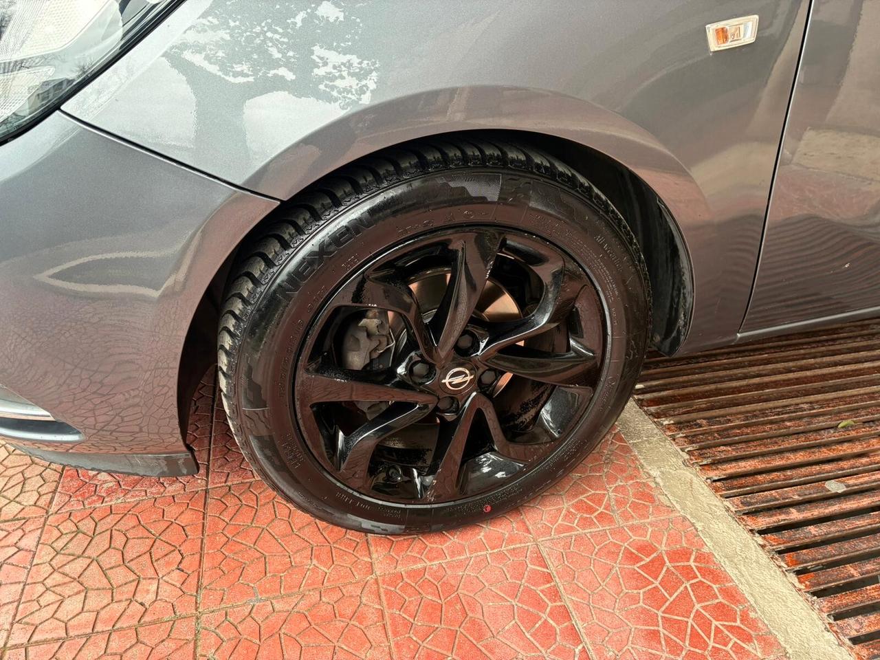 Opel Corsa 1.2 5 porte b-Color