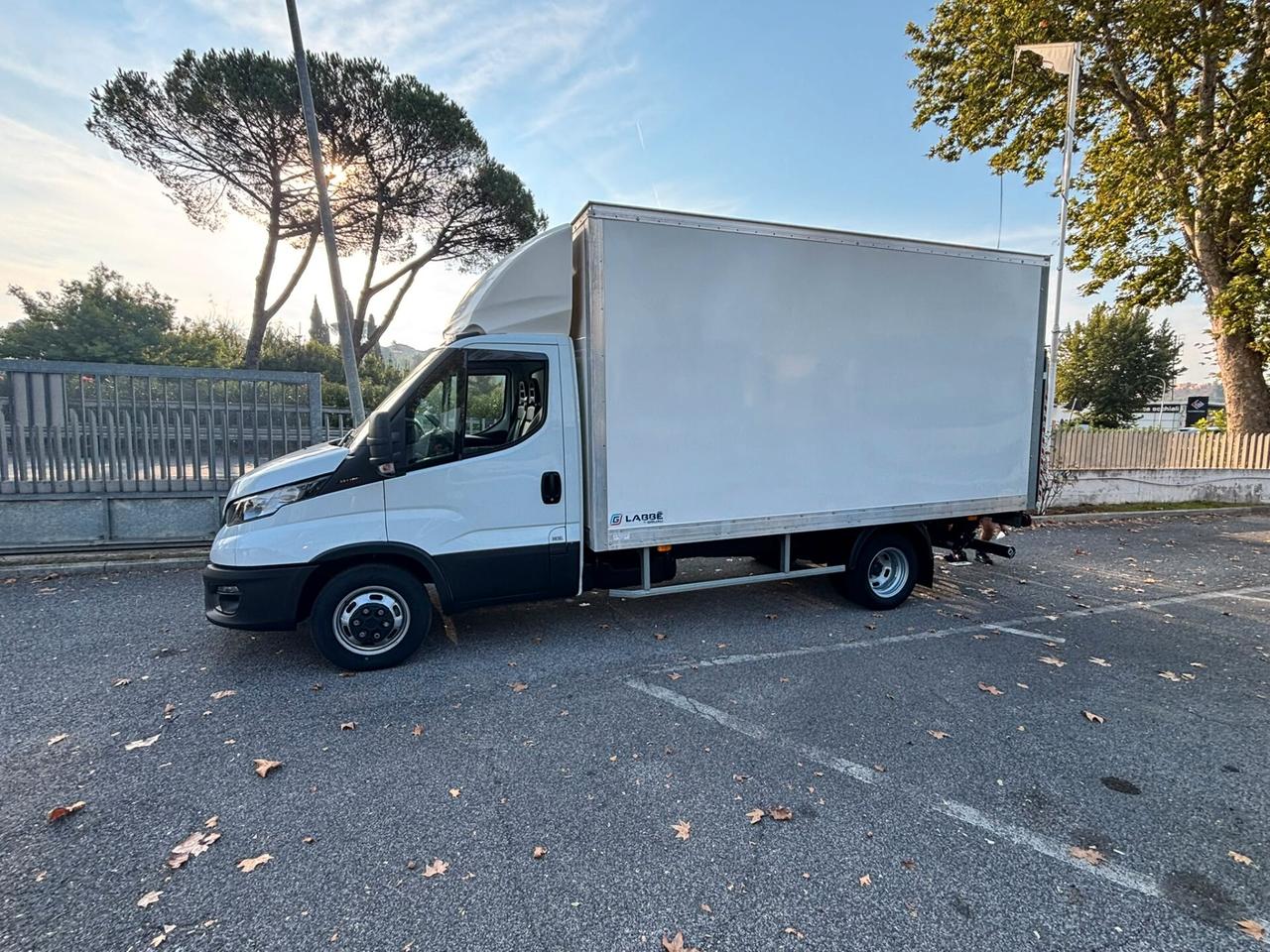 Iveco daily 35C160 furgone e sponda