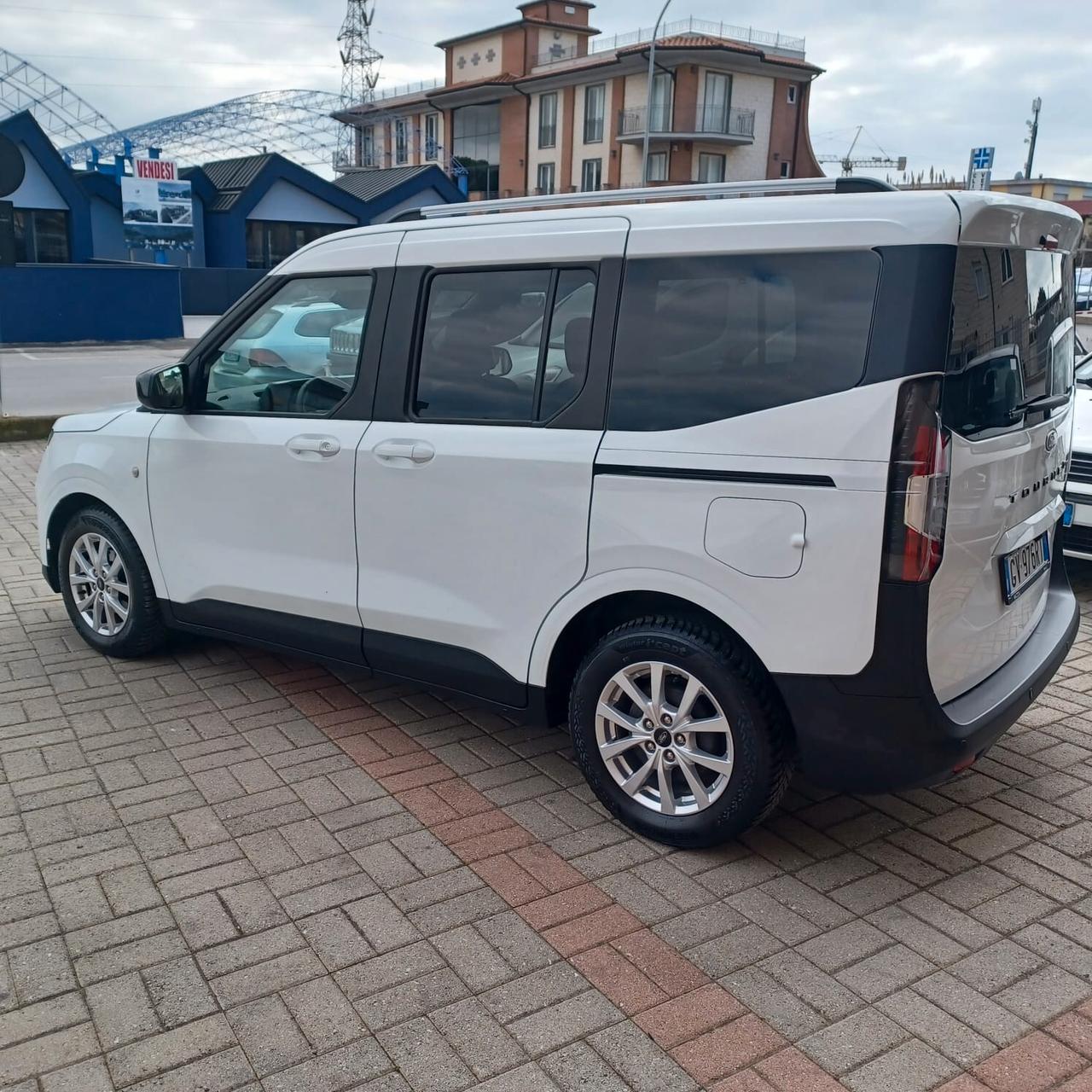 NUOVA 18000KM FORD TOURNEO 1.0 AUTOMATICO