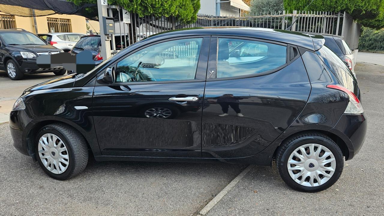 Lancia Ypsilon 1.2 OK NEOPATENTATI!!