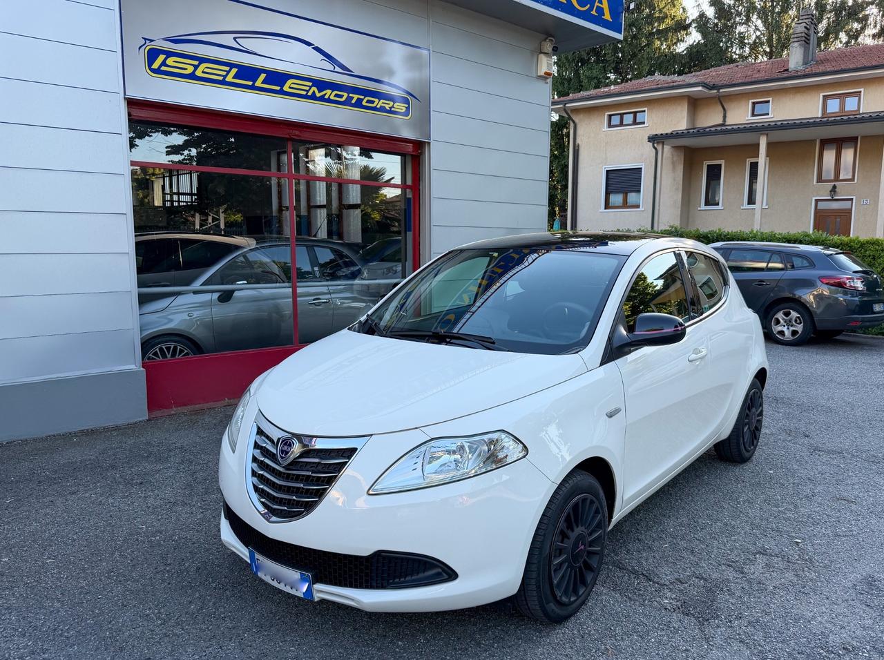 Lancia Ypsilon 1.2 benzina tetto panoramico apribile