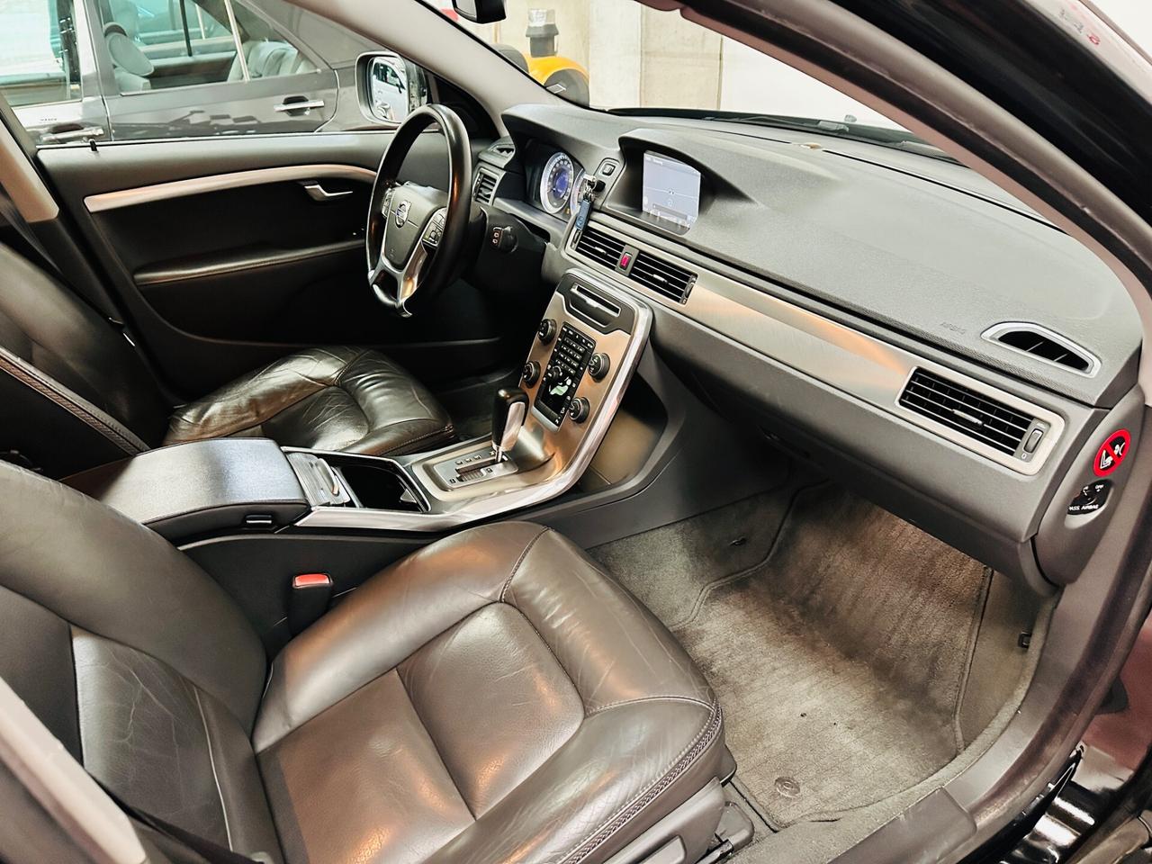 Volvo XC70 D5 215cv AWD Geartronic Summum MY12