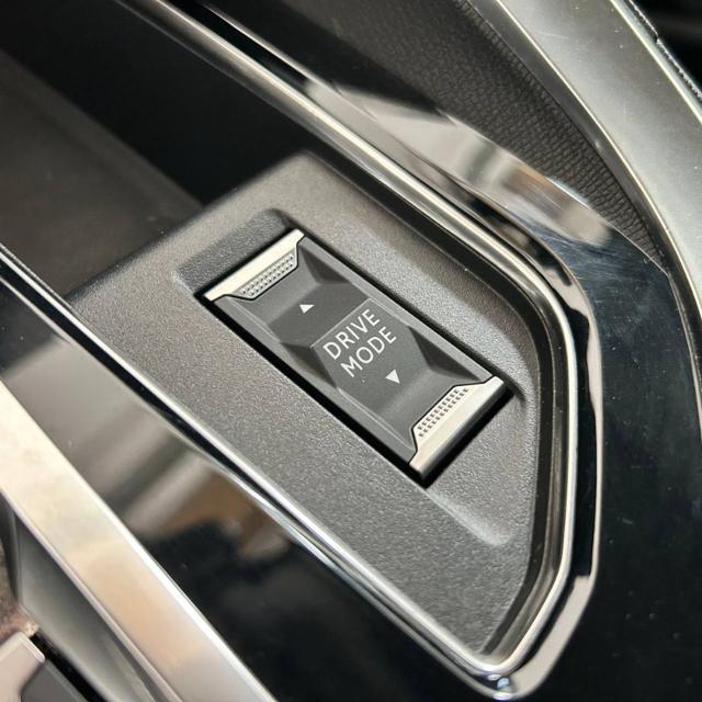 PEUGEOT 3008 BlueHDi 130 S&S EAT8 Allure
