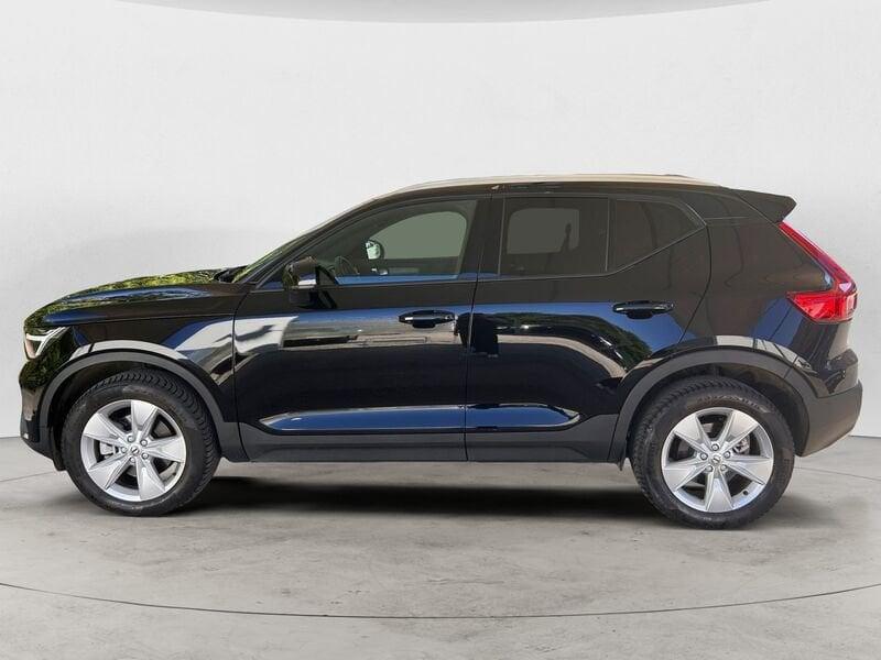 Volvo XC40 B3 163+14 CV Automatico LED Core N1 Autocarro