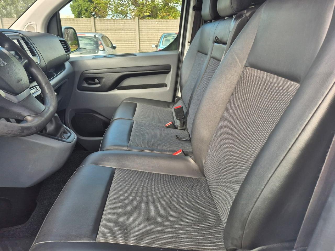 Peugeot Expert 115 Premium Compact