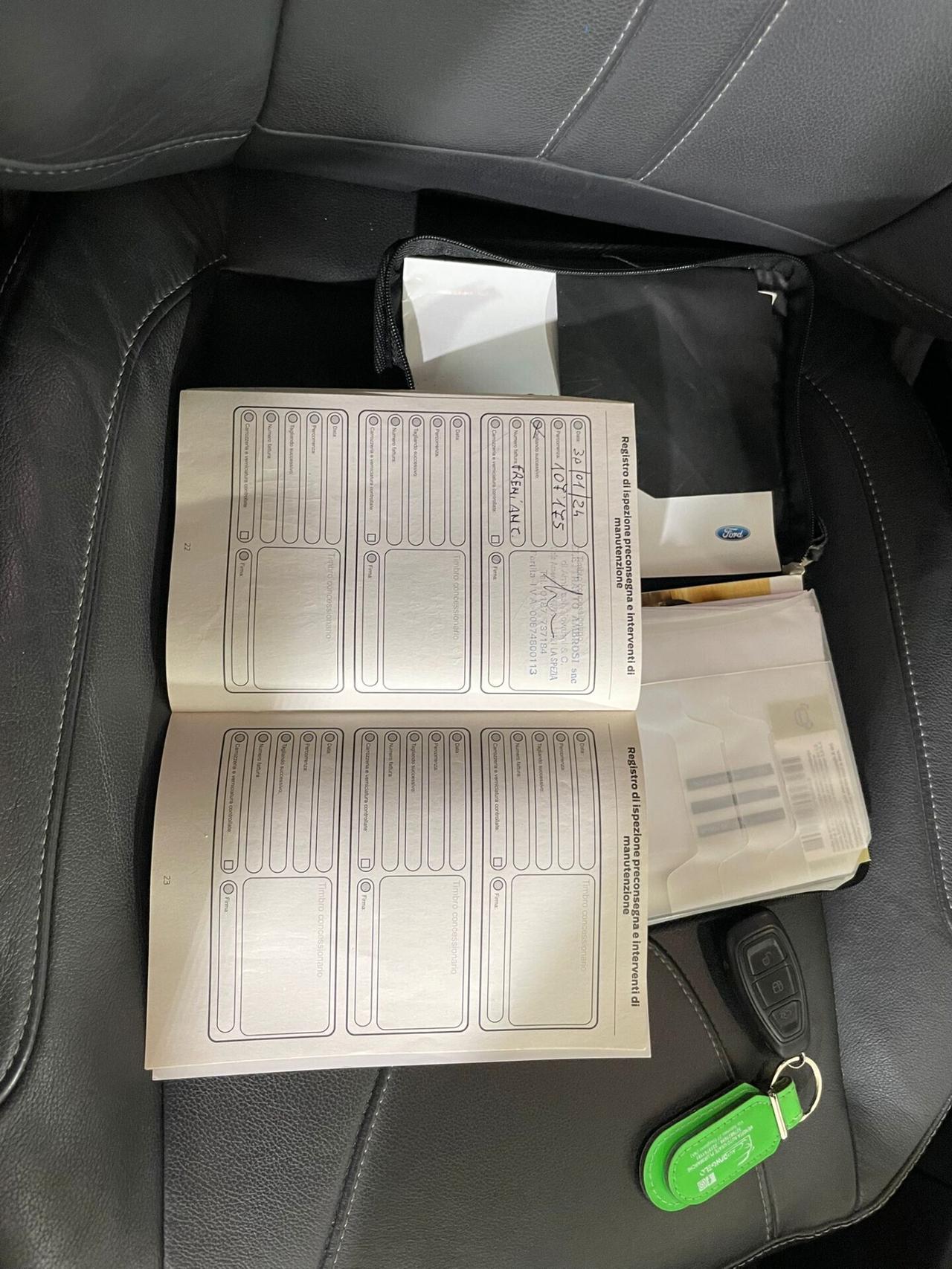 Ford Kuga 2.0 TDCI 140 CV 4WD Powershift Titanium