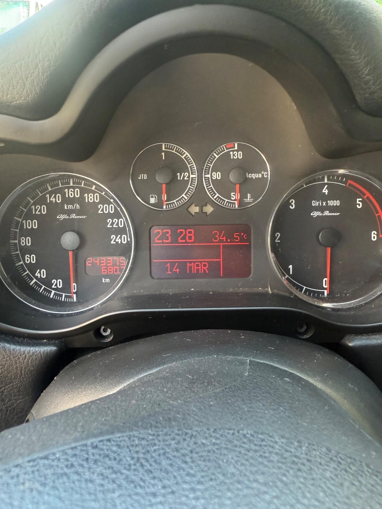 Alfa Romeo 147 1.9 JTD M-JET 16V 5 porte Exclusive