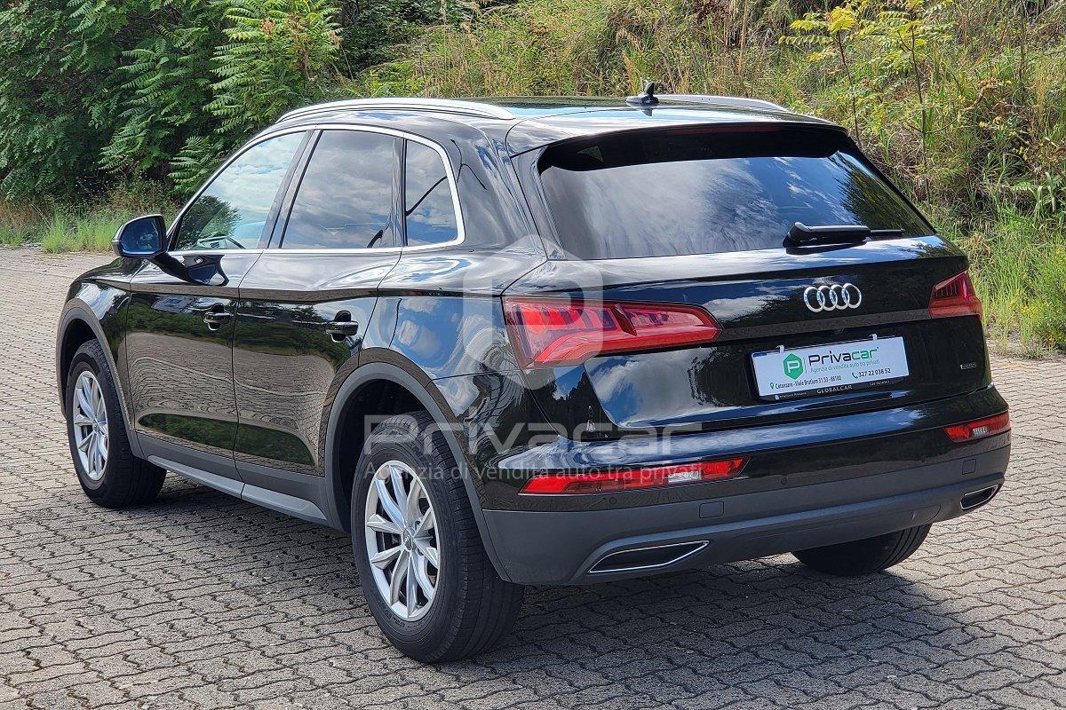 AUDI Q5 40 TDI quattro S tronic Business