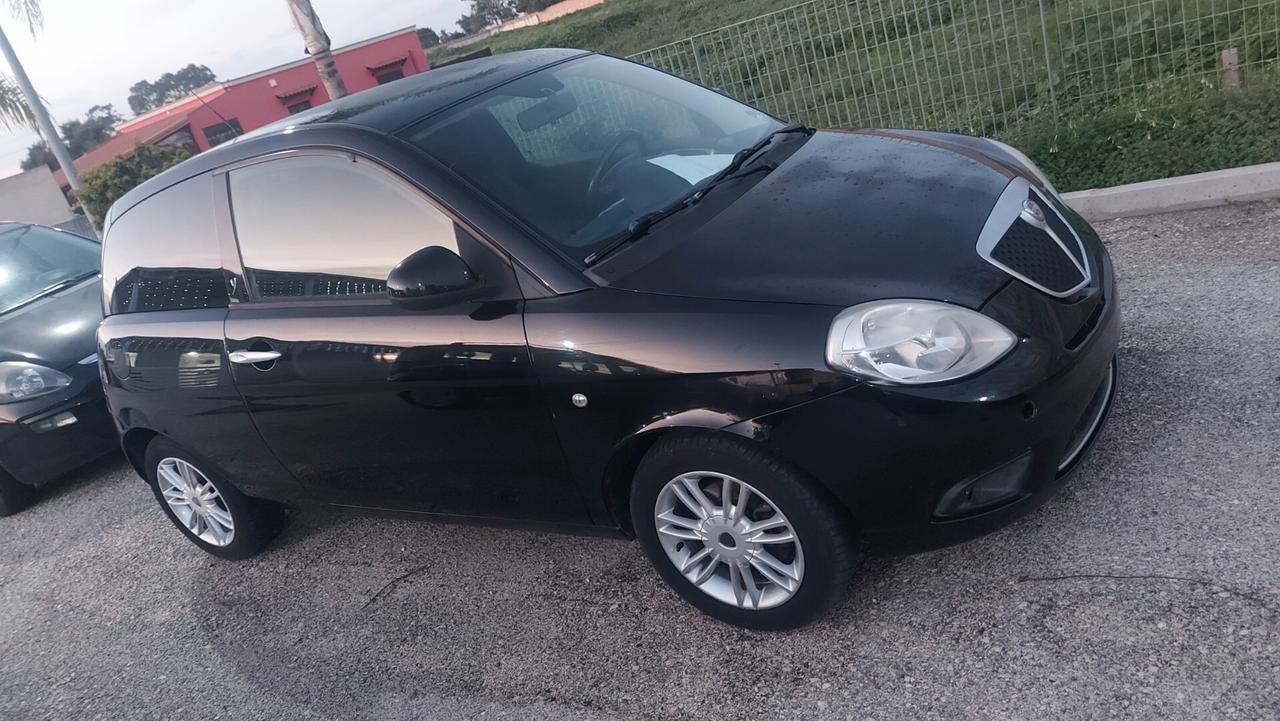 Lancia Ypsilon 1.2 69 CV Diva