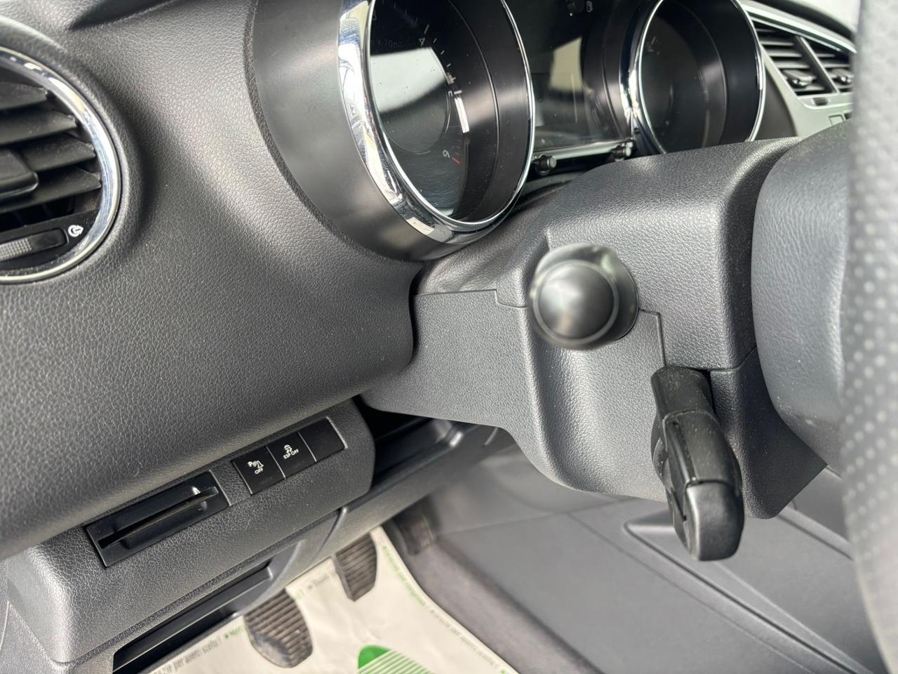 Peugeot 3008 1.6 HDi 115CV Business