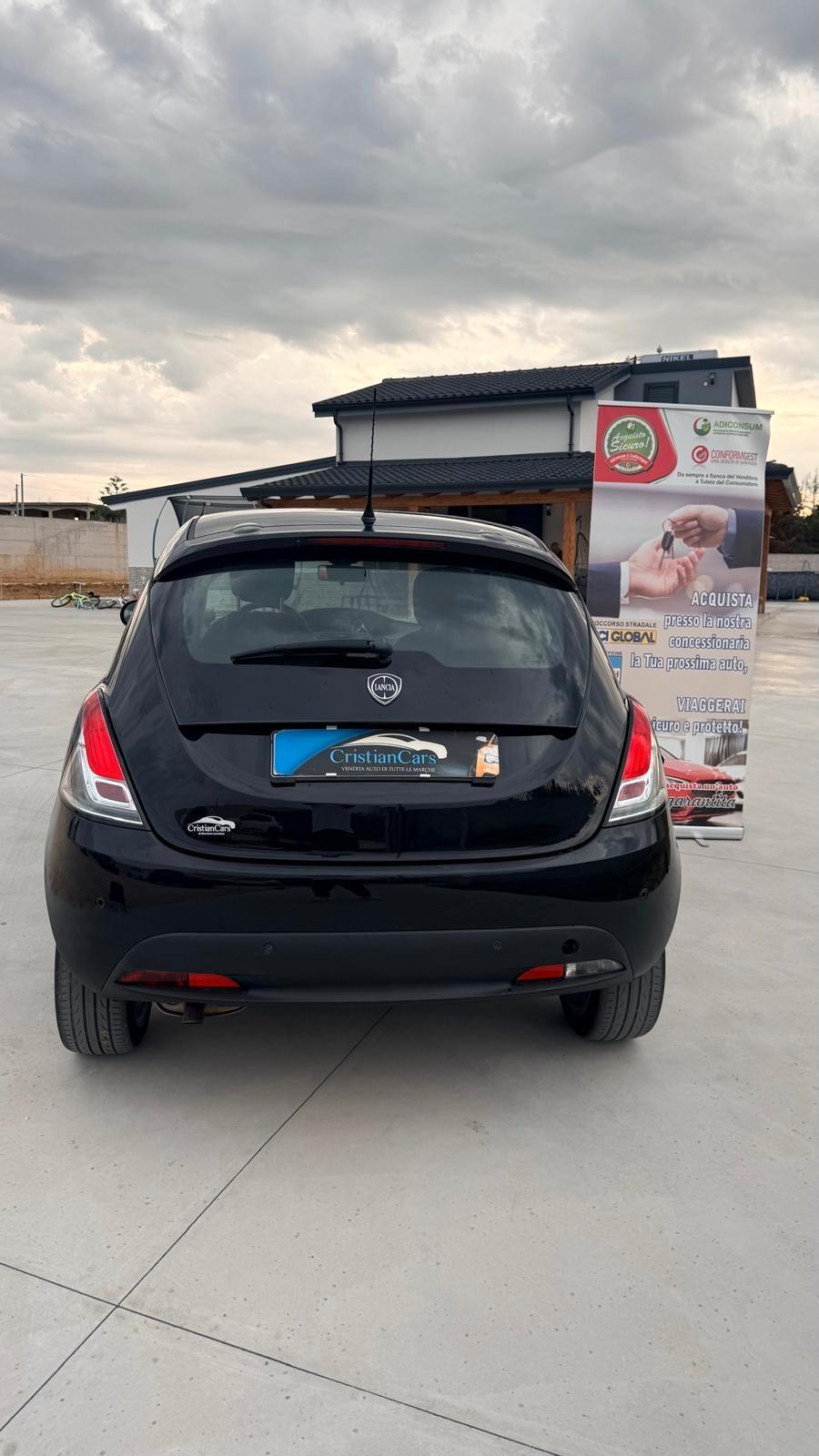 Lancia Ypsilon 1.3 MJT 16V 95 CV 5 porte S&S Silver