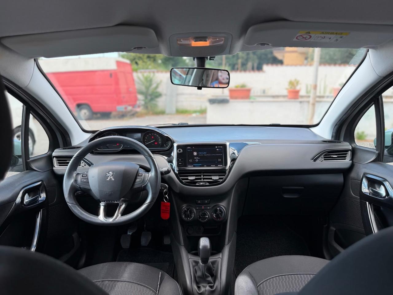 Peugeot 208 PureTech 82 5 porte Black Line 2