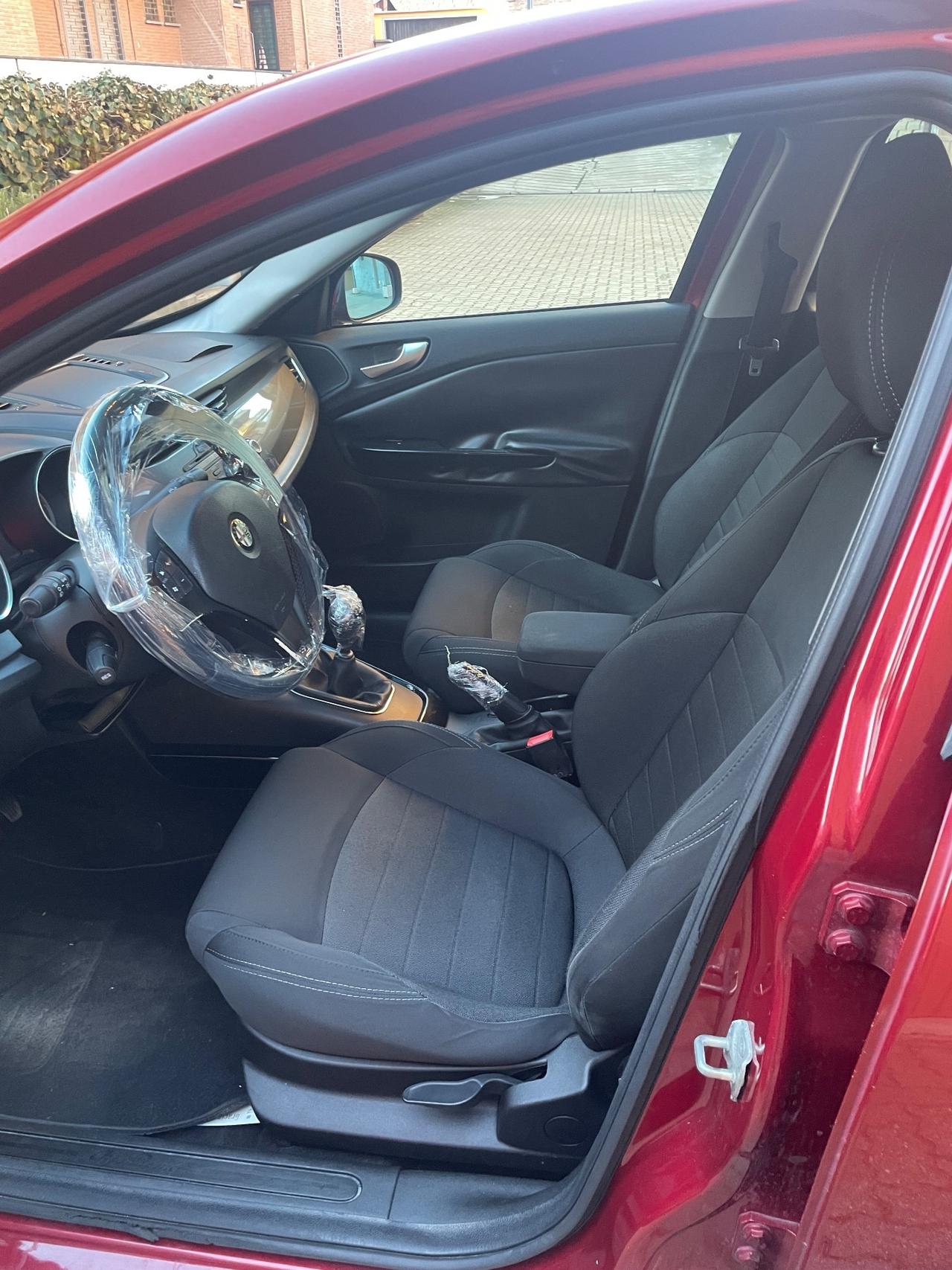 Alfa Romeo Giulietta 1.6 JTDm-2 105 CV Distinctive